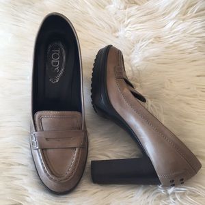 Tod’s Taupe Leather Platform Heel